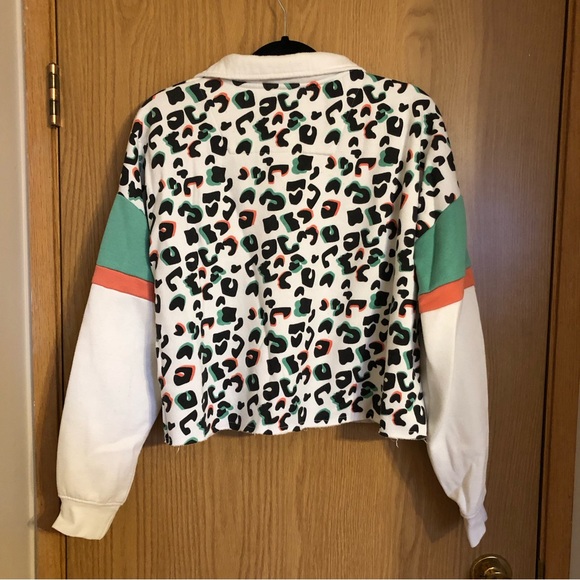 ✨2/$15-Genetic Apparel Cropped Sweater - Picture 5 of 14